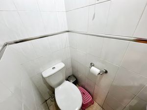 Guest wc- click for photo gallery